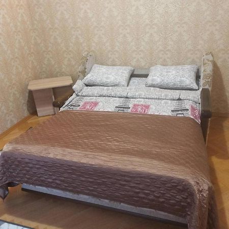 Smart Yellow Apartment-15 Хв Від Жд Вокзалу Lviv Ngoại thất bức ảnh