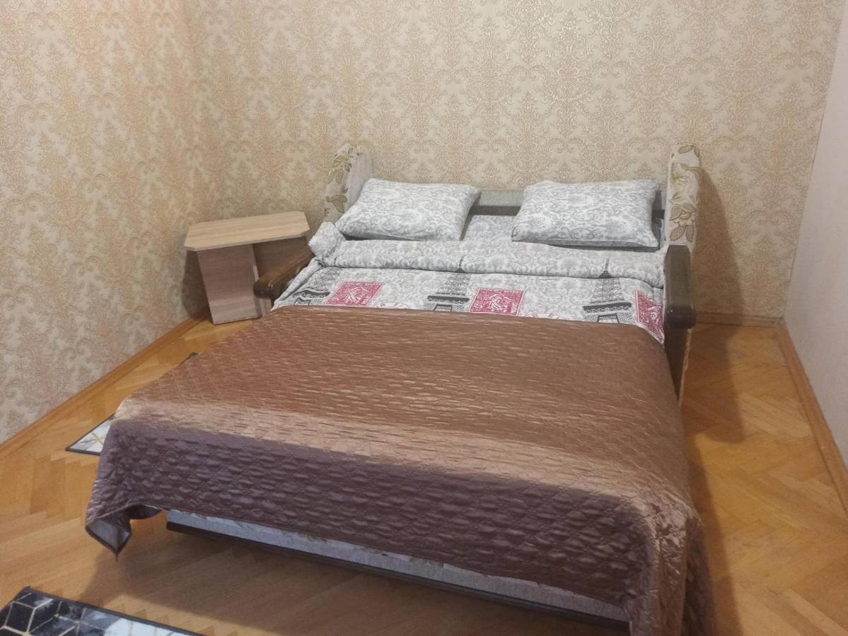 Smart Yellow Apartment-15 Хв Від Жд Вокзалу Lviv Ngoại thất bức ảnh