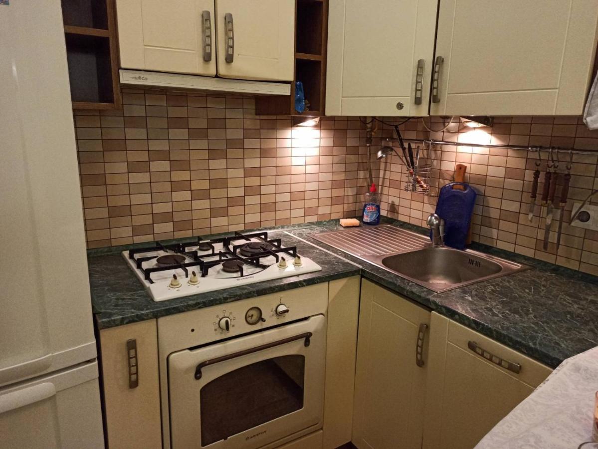 Smart Yellow Apartment-15 Хв Від Жд Вокзалу Lviv Ngoại thất bức ảnh